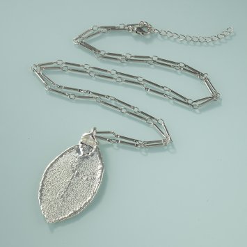 Ketting met echt rozenblaadje