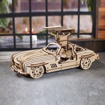 Houten model gullwing