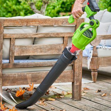 Draadloze telescopische bladblazer