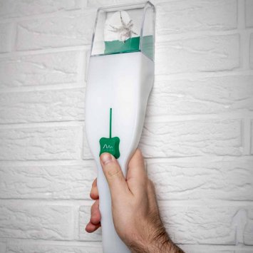 Levende insectenvanger met vergrootglas