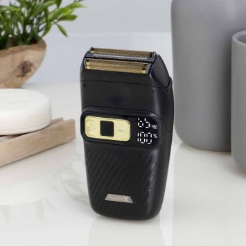 Scheerapparaat met 3-mesjessysteem