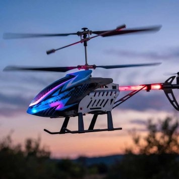Radiobestuurde helikopter met verlichting