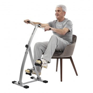 Hometrainer met dubbele pedalen