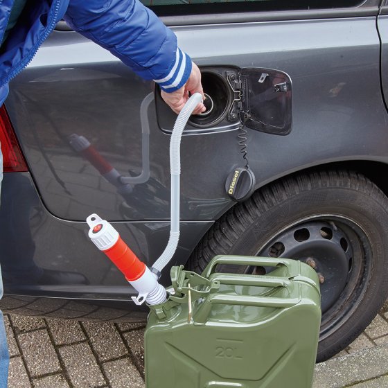 Op batterijen werkende vloeistofpomp 