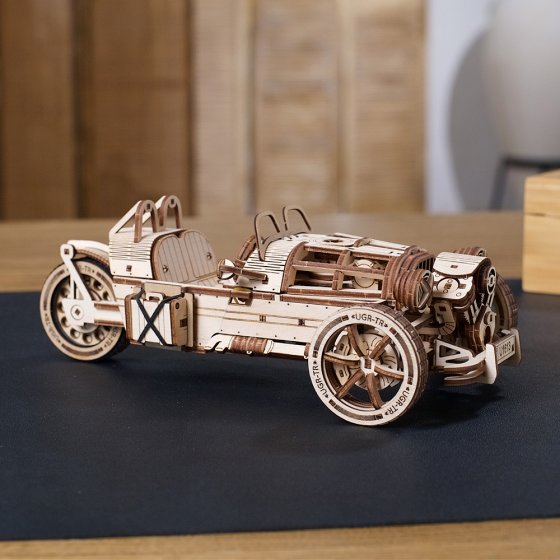 Houten model driewieler 