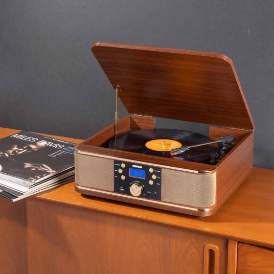 Retro-platenspeler met DAB+ 