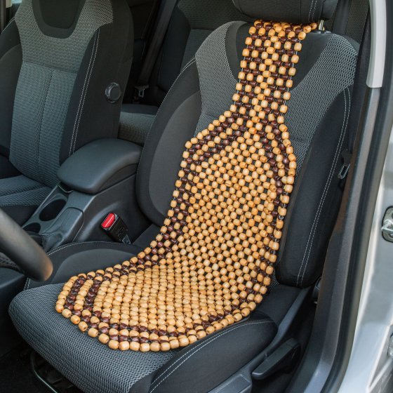 Zitkussen met houten kralen