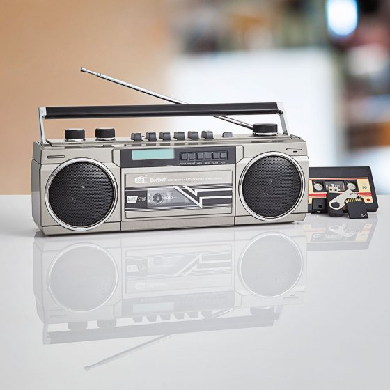 Retro-cassetterecorder met DAB+ 