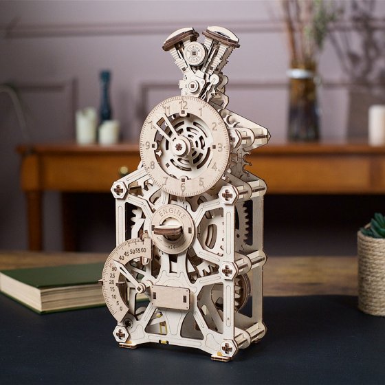 Houten model motorklok 