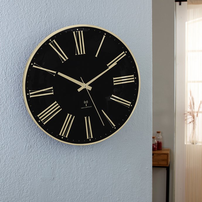 Radiogestuurde wandklok „Kensington“