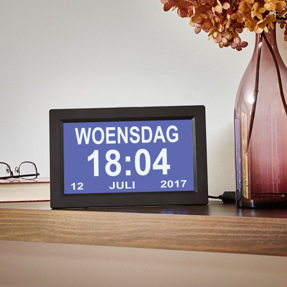 Digitale klok met dagaanduiding 