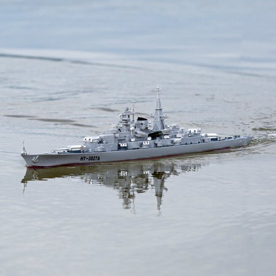 Radiografisch bestuurbaar slagschip 