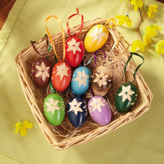 Handgesneden houten eieren 