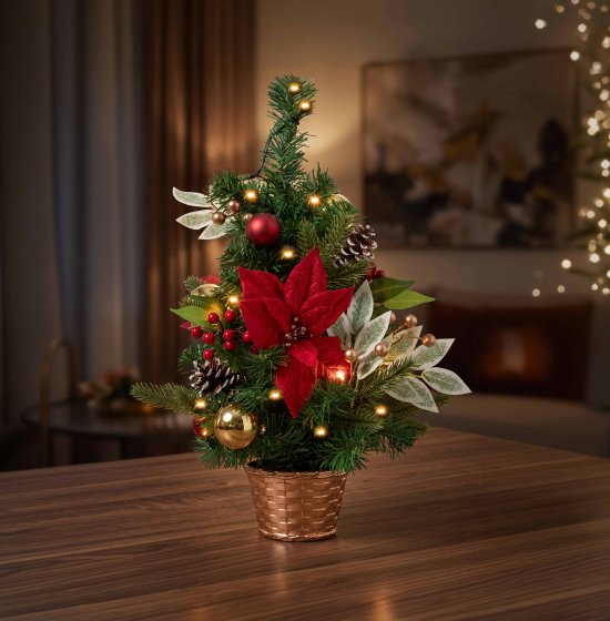 Versierde kerstboom met ledverlichting 