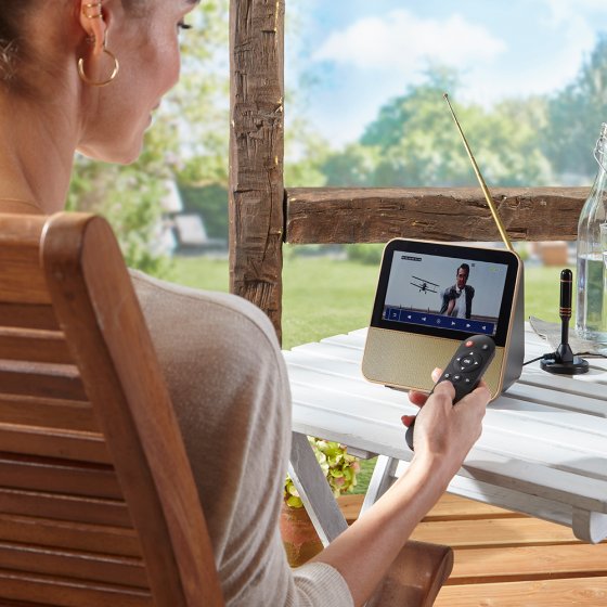 Draagbare dvb-T2 speler met DAB+-radio 