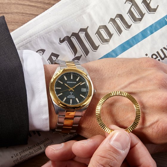 Radiogestuurd horloge op zonne-energie met verwisselbare lunette 
