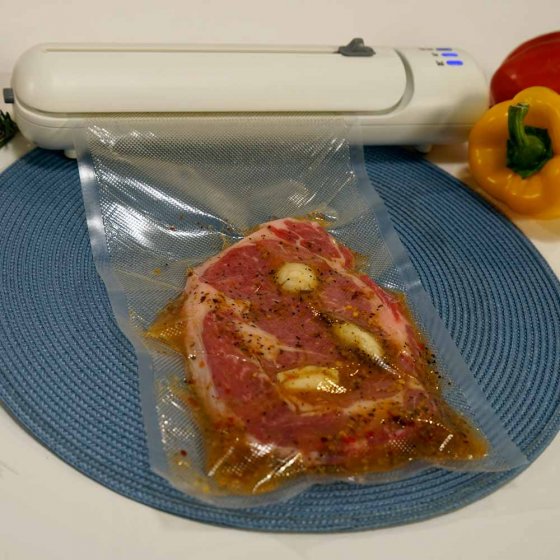 Vacumeermachine met foliesnijder 