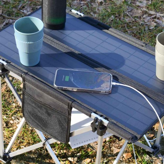 Inklapbare campingtafel met zonnepaneel