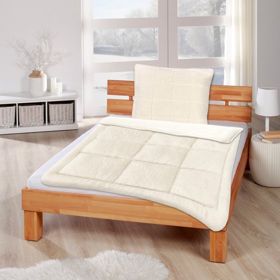 Kussen in lamsvacht-look 