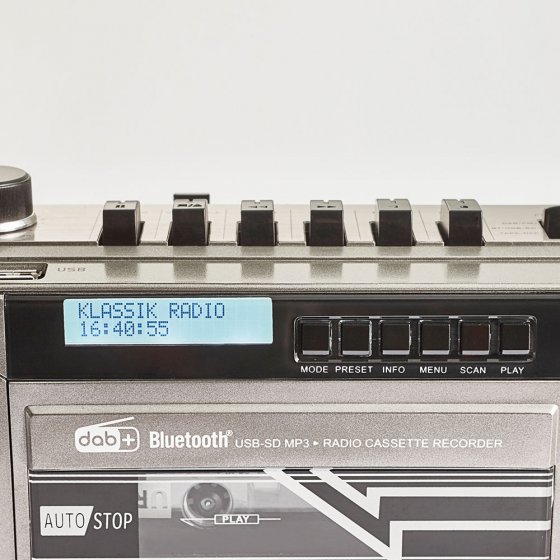 Retro-cassetterecorder met DAB+ 