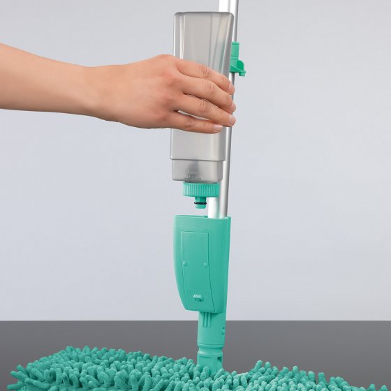 Vloerwisser met geïntegreerde sprayfunctie