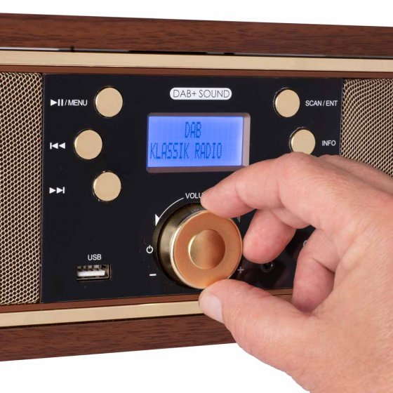 Retro-platenspeler met DAB+ 