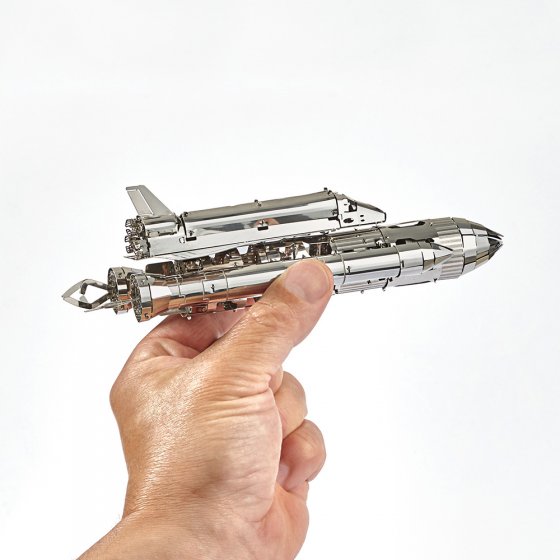 Model-spaceshuttle van metaal 