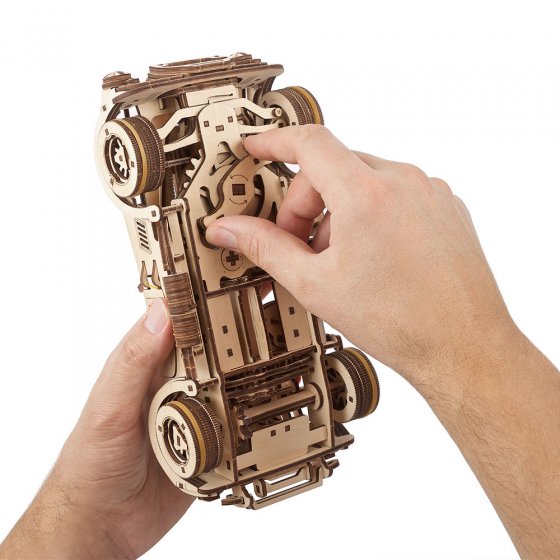 Houten Cobra-raceauto