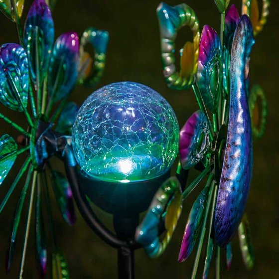 Led-windmolen 'Pauw' op zonne-energie 