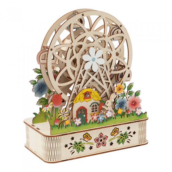 Draaiende houten reuzenrad 