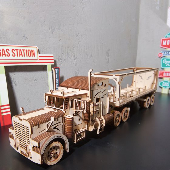 Houten modelvrachtwagen