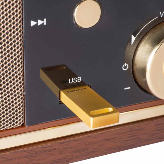 Retro-platenspeler met DAB+ 