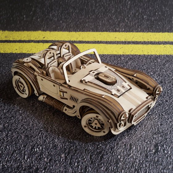 Houten Cobra-raceauto
