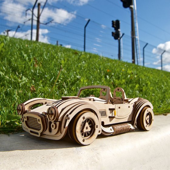 Houten Cobra-raceauto